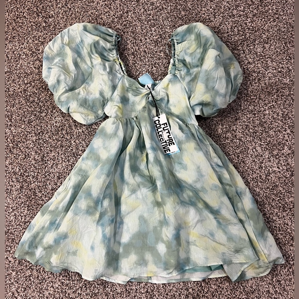 Cute baby doll Future Collective dress - Picture 2 of 2